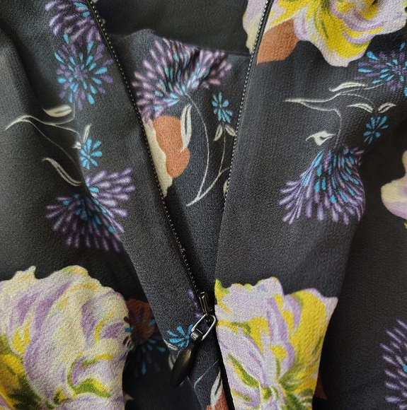 🆕⭐ASTR The Label Midnight Floral Midi Dress - Picture 11 of 15